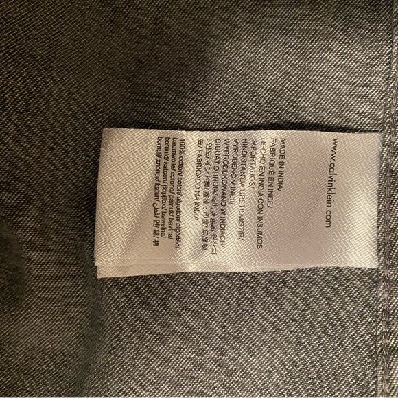 Calvin klein button up long sleeve - Picture 6 of 6